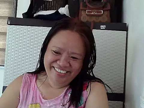 yummychubby29 online show from May 14, 2026, 3:14 am