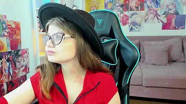 ChloeHalses online show from March 22, 2026, 4:19 pm