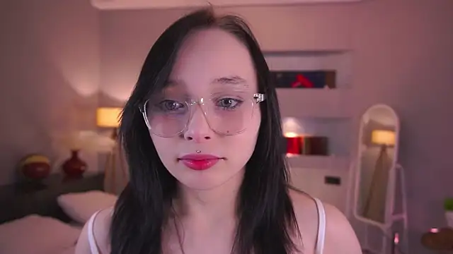 HannaHayles online show from February 4, 2026, 5:52 pm