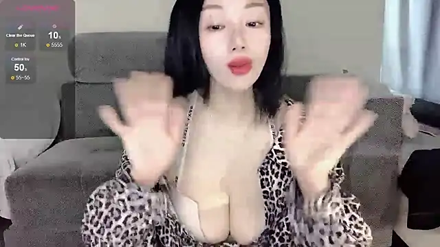 Snapshot of Sunny------ chatting on February 15, 2026, 11:58 pm Sunny------ online show from February 15, 2026, 11:58 pm