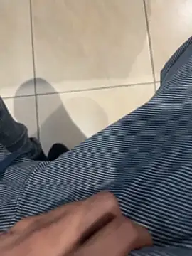 youngsterSA223 online show from March 17, 2026, 9:29 pm