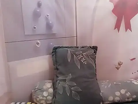 Snapshot of Hello-Kitty001 chatting on March 2, 2026, 5:30 am Hello-Kitty001 online show from March 2, 2026, 5:30 am