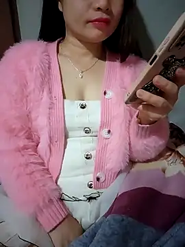 Snapshot of aki_zz69 chatting on February 10, 2026, 1:43 pm aki zz69 online show from February 10, 2026, 1:43 pm