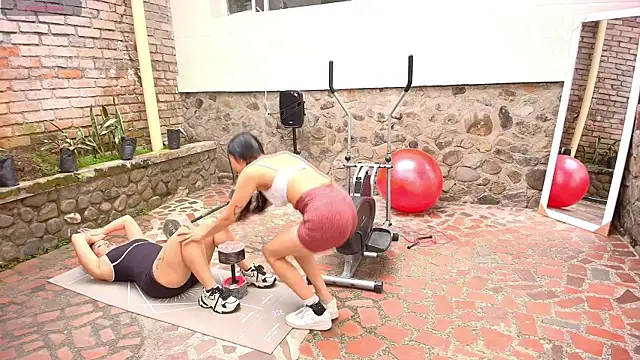 Snapshot of Emma_Sanz__ chatting on February 21, 2026, 1:46 pm Emma Sanz online show from February 21, 2026, 1:46 pm