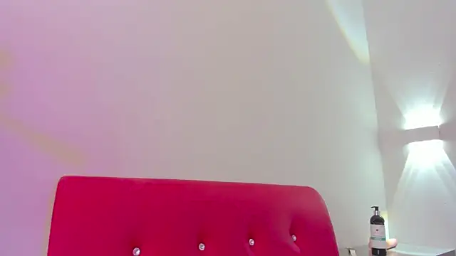 Snapshot of AllanaRosee chatting on May 31, 2026, 6:20 pm AllanaRosee online show from May 31, 2026, 6:20 pm