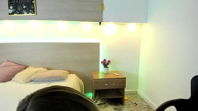 Snapshot of Calopezreal_ chatting on February 26, 2026, 1:00 pm Calopezreal online show from February 26, 2026, 1:00 pm