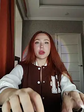 LolaaMint  online show from March 4, 2026, 9:50 am