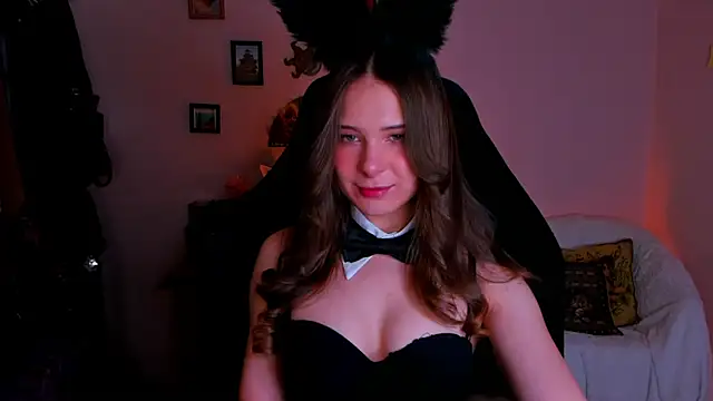 LanaLovely online show from June 11, 2026, 6:43 am