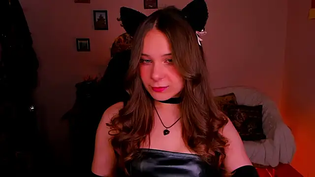 LanaLovely online show from May 20, 2026, 6:32 am