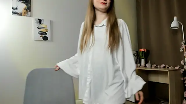 Snapshot of VictorMencia chatting on February 17, 2026, 7:33 pm VictorMencia online show from February 17, 2026, 7:33 pm