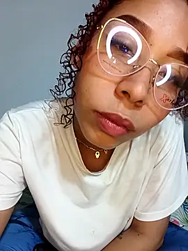 Snapshot of zuleymar chatting on March 23, 2026, 7:14 pm zuleymar online show from March 23, 2026, 7:14 pm