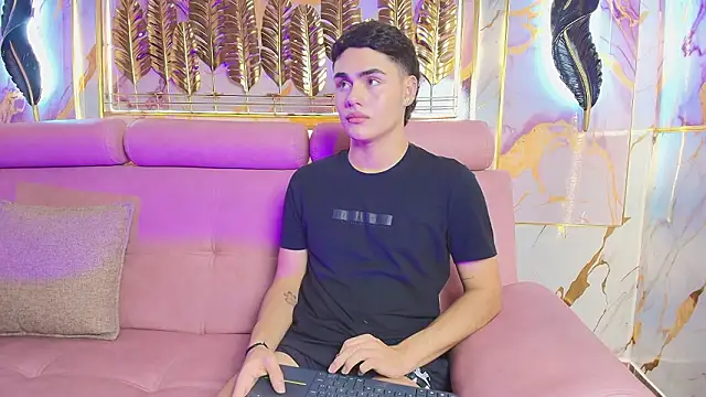 Snapshot of FemNoa chatting on February 20, 2026, 7:27 pm FemNoa online show from February 20, 2026, 7:27 pm