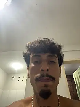 Snapshot of ActingSubunit chatting on April 3, 2026, 3:35 am ActingSubunit online show from April 3, 2026, 3:35 am