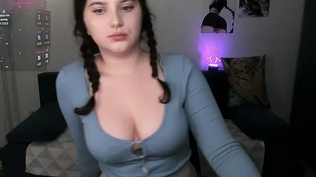 chloe dashh online show from March 9, 2026, 7:17 pm