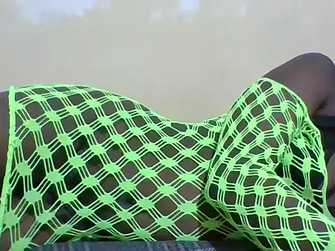 petitelavishey online show from March 19, 2026, 7:47 pm