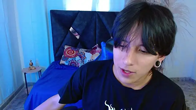 nikoo 18 online show from April 11, 2026, 2:32 pm