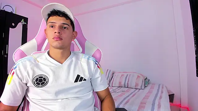 Snapshot of Adrian_Prime_ chatting on February 17, 2026, 6:27 pm Adrian Prime online show from February 17, 2026, 6:27 pm