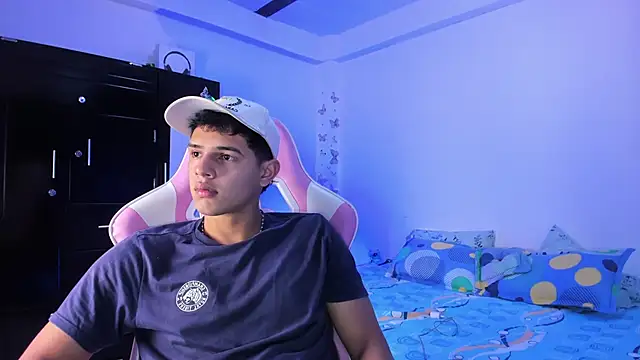 Snapshot of Adrian_Prime_ chatting on February 21, 2026, 6:54 pm Adrian Prime online show from February 21, 2026, 6:54 pm