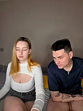 ToxyFoxyy online show from February 5, 2026, 2:02 pm