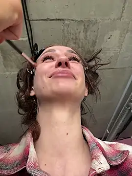 Amy Amely online show from April 6, 2026, 9:32 am