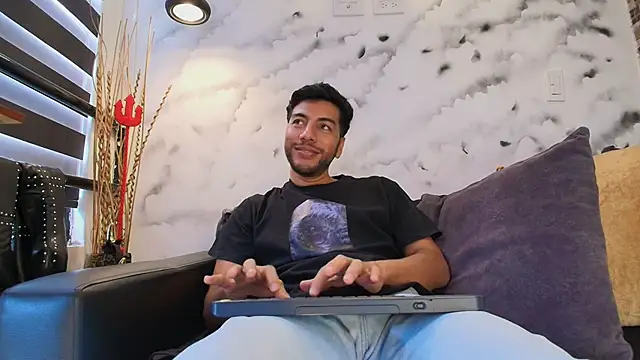 Max Hornye online show from February 24, 2026, 6:42 pm