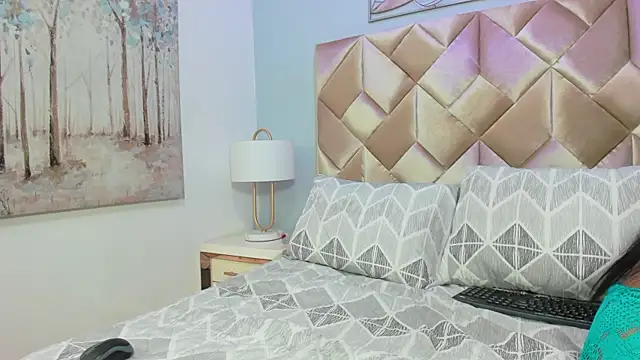 Snapshot of CandyLips_4 chatting on February 23, 2026, 7:03 pm CandyLips 4 online show from February 23, 2026, 7:03 pm