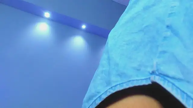 Wildkiitty online show from April 11, 2026, 5:48 am