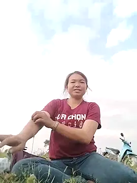 vivi1889 online show from April 28, 2026, 10:30 am