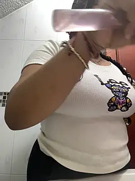 Snapshot of Ximena_firee chatting on February 23, 2026, 11:22 am Ximena firee online show from February 23, 2026, 11:22 am