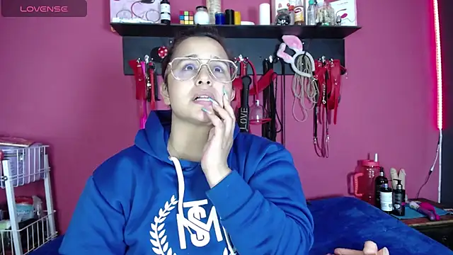 shannon queen- online show from April 10, 2026, 4:52 am