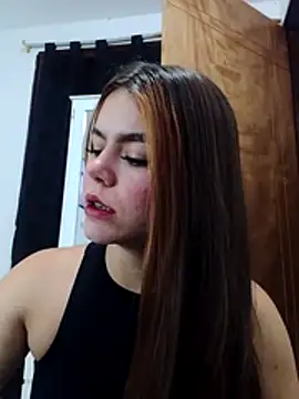 Snapshot of EmiNavarro chatting on August 2, 2026, 11:02 pm EmiNavarro online show from August 2, 2026, 11:02 pm