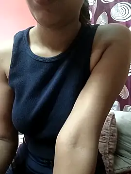 Snapshot of komalsharma99 chatting on May 5, 2026, 7:11 am komalsharma99 online show from May 5, 2026, 7:11 am