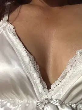 Snapshot of Cheng_baby chatting on May 1, 2026, 10:48 pm Cheng baby online show from May 1, 2026, 10:48 pm
