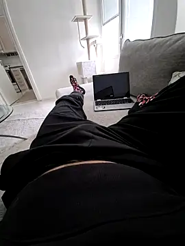 Tommyzzzzzz online show from February 8, 2026, 9:18 am