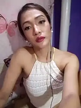 Snapshot of GeorginaLove09 chatting on June 23, 2026, 10:13 am GeorginaLove09 online show from June 23, 2026, 10:13 am