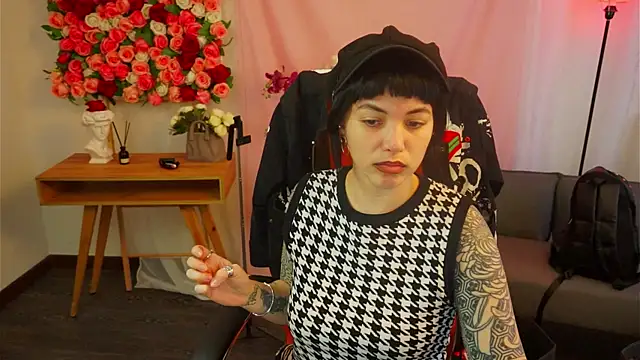 NeoGeisha online show from April 8, 2026, 1:23 pm