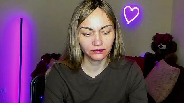 Snapshot of BlondMikey22 chatting on April 26, 2026, 5:32 pm BlondMikey22 online show from April 26, 2026, 5:32 pm