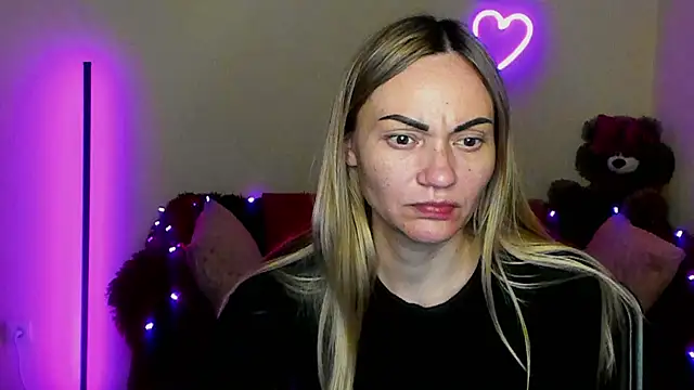 Snapshot of BlondMikey22 chatting on April 18, 2026, 7:07 pm BlondMikey22 online show from April 18, 2026, 7:07 pm