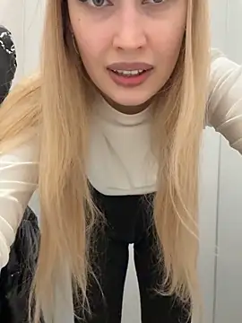 Snapshot of blonde_exe chatting on February 12, 2026, 4:29 pm blonde exe online show from February 12, 2026, 4:29 pm