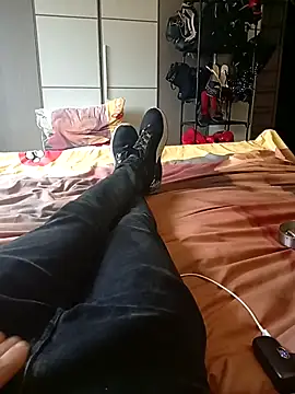 Snapshot of LASCHIAVA6TV72 chatting on March 1, 2026, 2:28 pm LASCHIAVA6TV72 online show from March 1, 2026, 2:28 pm