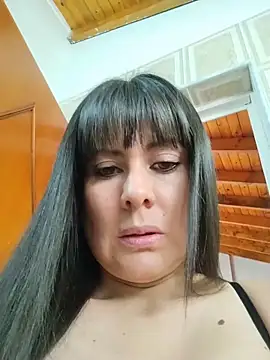 Snapshot of Lyonette_reading1 chatting on June 21, 2026, 1:39 pm Lyonette reading1 online show from June 21, 2026, 1:39 pm