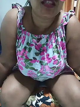 Snapshot of Dini_40 chatting on July 1, 2026, 1:17 am Dini 40 online show from July 1, 2026, 1:17 am