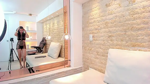 sasha wayne online show from February 28, 2026, 10:37 am