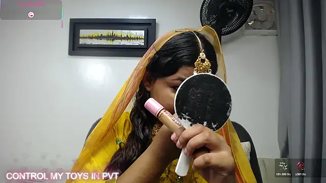 yaazhinii online show from April 10, 2026, 12:01 pm