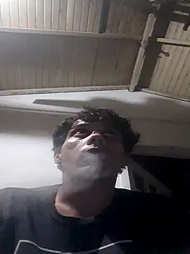 henriquefc2712 online show from April 3, 2026, 8:32 am