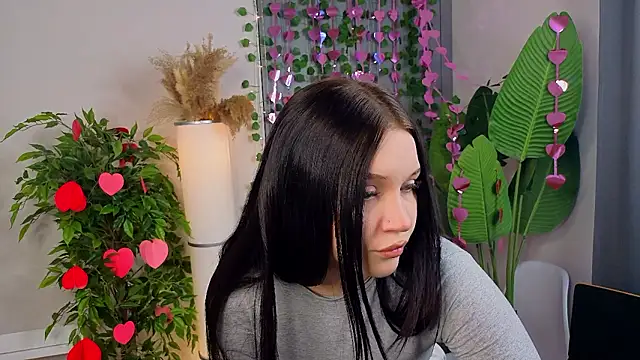 Snapshot of RoxannRunk chatting on February 17, 2026, 6:11 am RoxannRunk online show from February 17, 2026, 6:11 am