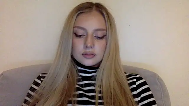 Snapshot of MayaWetDream chatting on February 13, 2026, 2:28 pm MayaWetDream online show from February 13, 2026, 2:28 pm