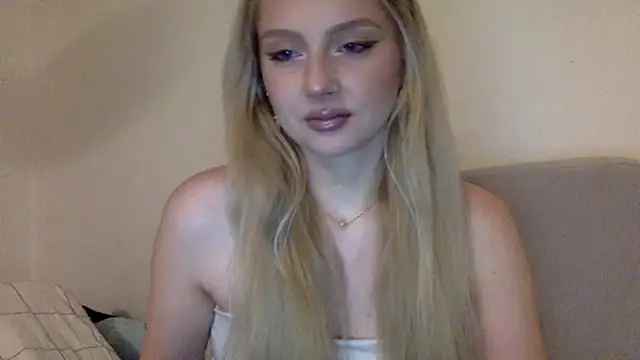 Snapshot of MayaWetDream chatting on February 28, 2026, 4:17 pm MayaWetDream online show from February 28, 2026, 4:17 pm