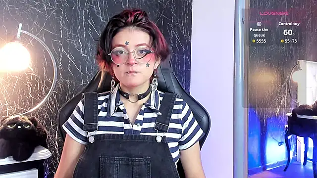 YuuMiko online show from April 8, 2026, 1:01 pm