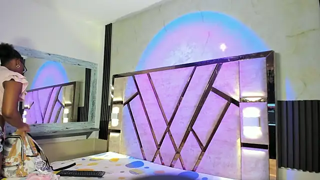 salem rosee online show from April 1, 2026, 1:41 am